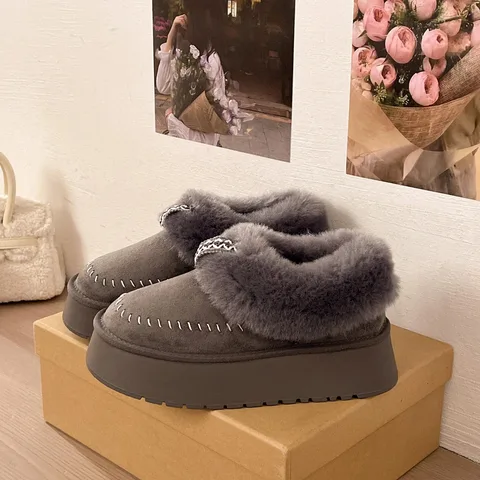 Women's Faux Fur Collar Slip-On Snow Boots Thick Platform Warm Suede Winter Ankle Booties Non-Slip